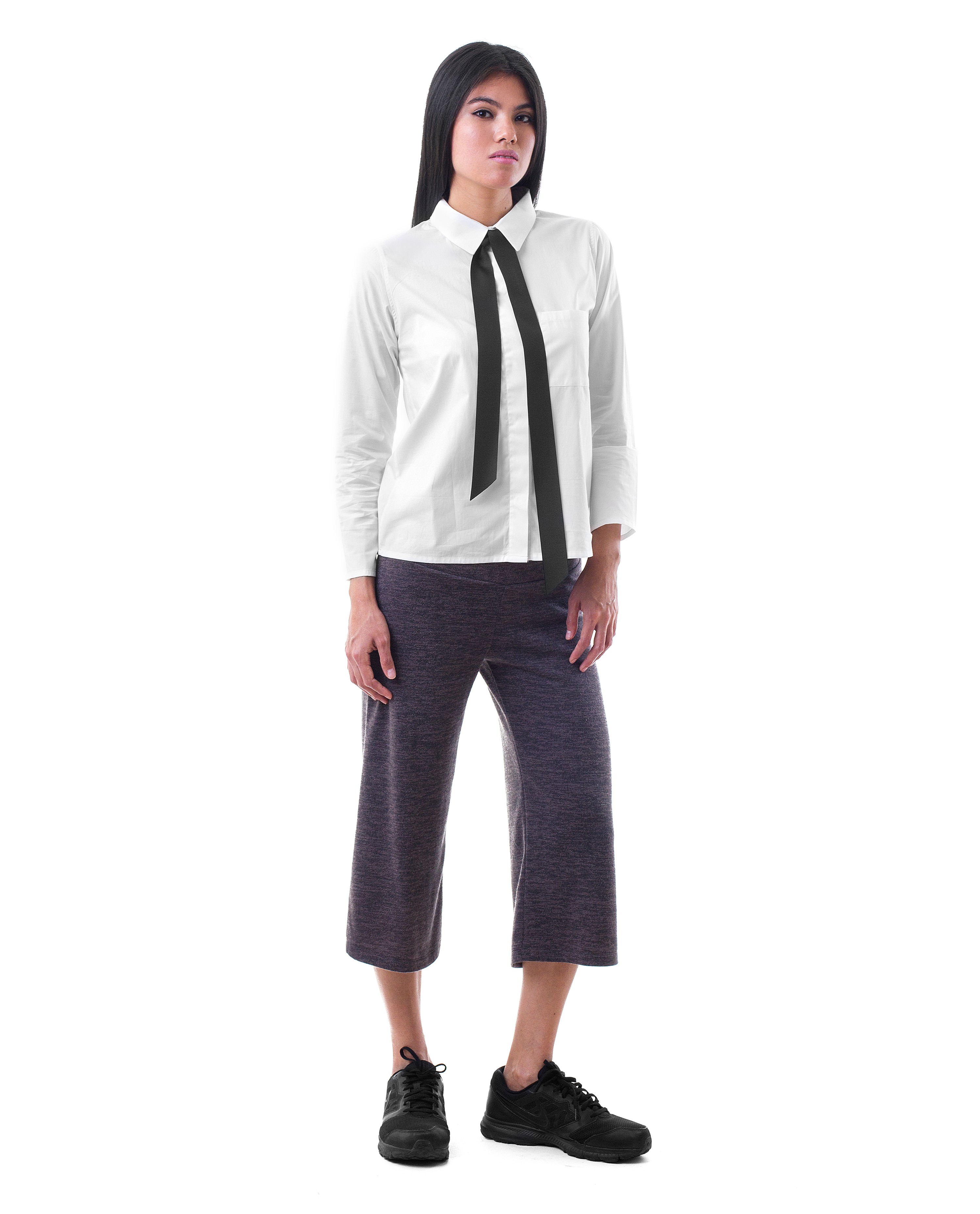 camisa blanca lazo negro